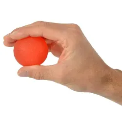 MoVeS Squeeze  Ball soft (rood) 
