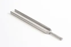 Stemvork niet gedempt 128 herz 20 cm 