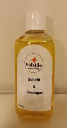 Volatile Massageolie geliefd & gedragen