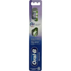 Oral B Pro 3D white hand tandenborstel